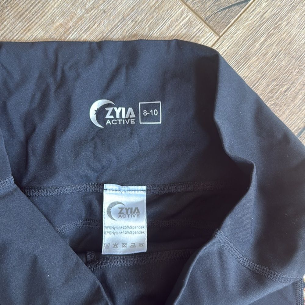 ZYIA Black and Brown Leggings with Leopard Print capri animal print 8-10 - Picture 3 of 4